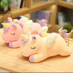 UNICORNIO ACOSTADO